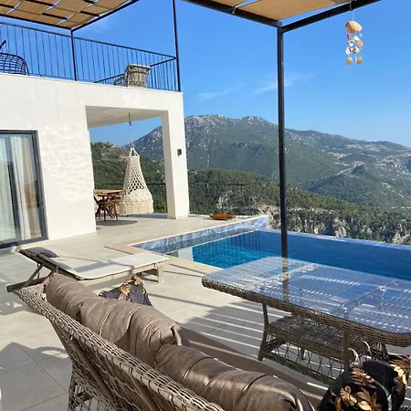 Villa Mavinin Sonsuz Tonu 3 Yatak Odasi 3 Banyo Fethiye